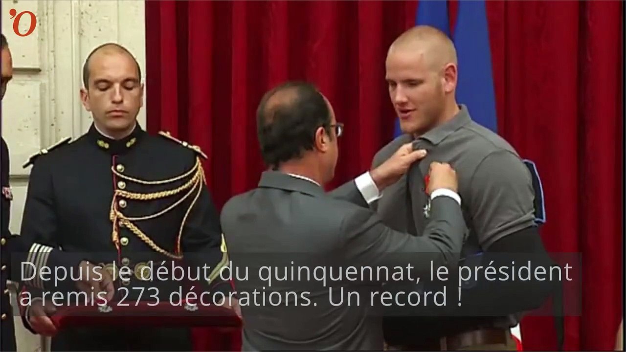 François Hollande, l'homme qui décore plus vite que son ombre