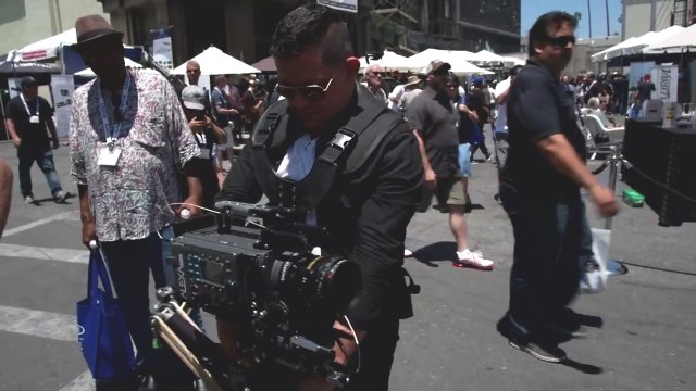 Il fait tomber sa caméra à 70 000$ à cause d'un stedicam