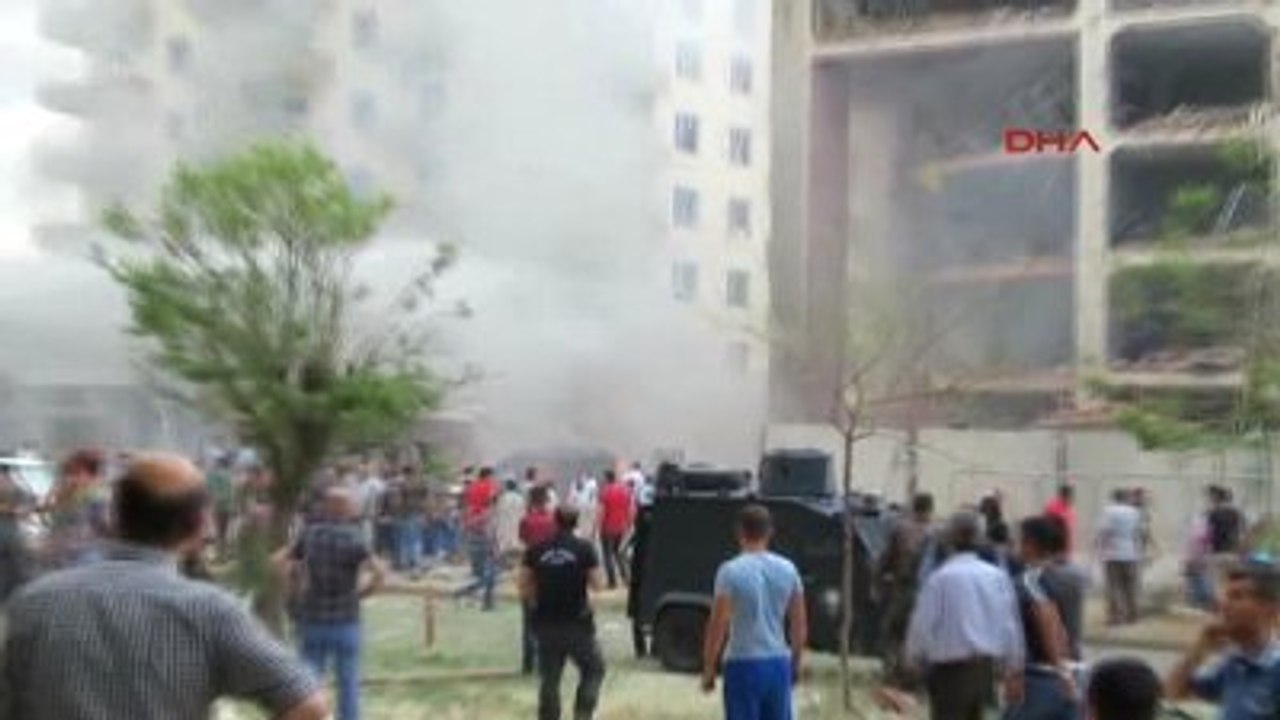 Mardin?in Midyat İlçesinde Emniyet Müdürlüğü Önünde Patlama-5