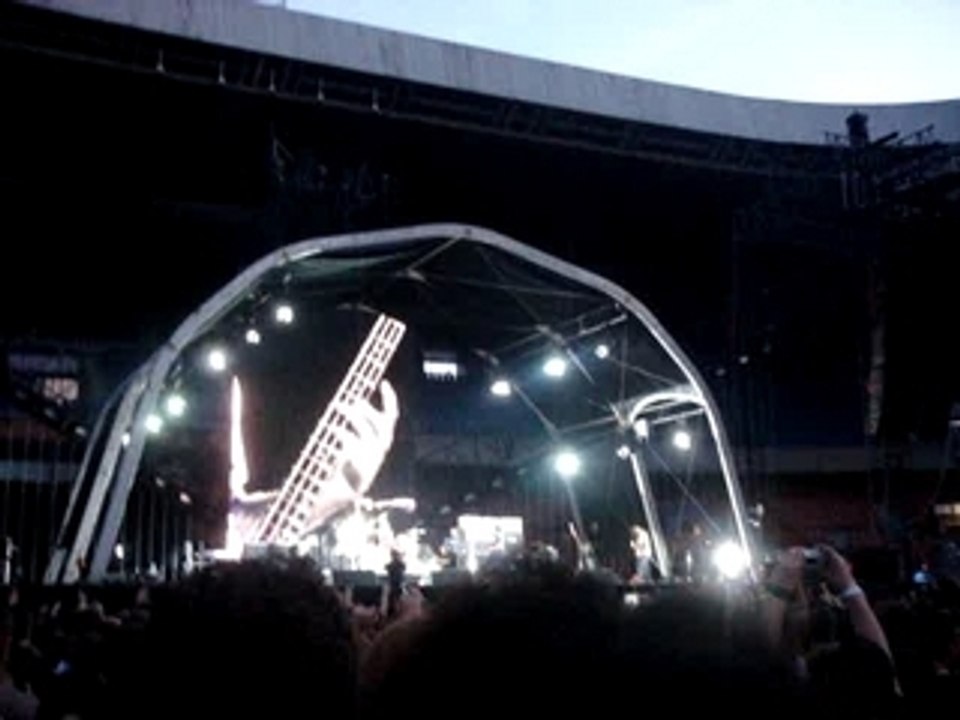 Red Hot Chili Peppers - Emit Remmus
