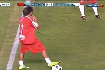 Quand Neymar et Lucas téléphonaient en plein match