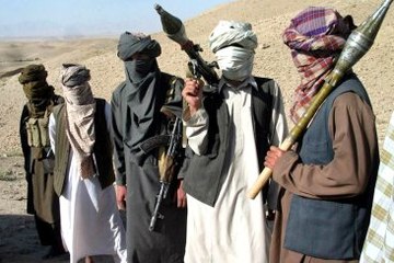 Afganistan'da Taliban Araçları Durdurdu: 12 Ölü, 50 Rehine