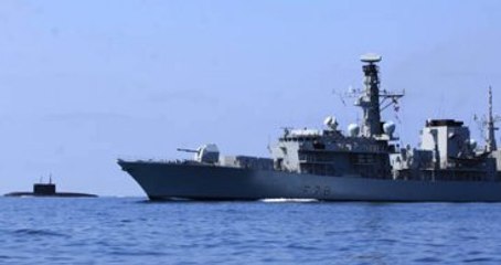 Putin, EURO 2016 Maçı Öncesinde İngiltere'ye Denizaltı Gönderdi