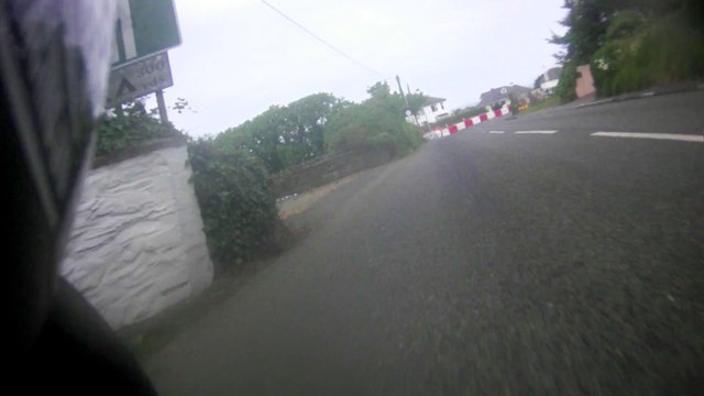 Tour de moto en circuit de ville le plus rapide de l'histoire ! 2016 Isle of Man TT races