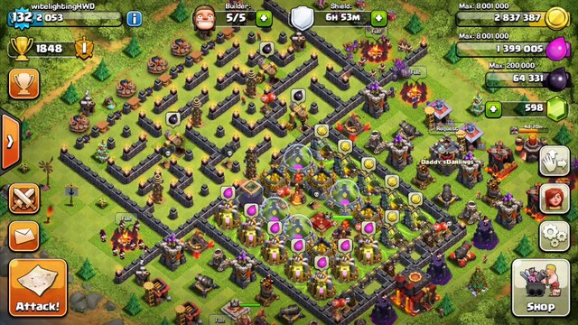THE MAZE BASE! - Clash of Clans - WEIRD TROLL BASE! Trolling Noobs in the Maze!