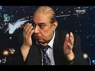 İlmihallere bakıp yeni seçtiği İslam'dan vazgeçen Alman... [Ali Akın]