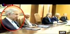 Sami Ibrahim Plays Video Shwoing Tense Body Reactions of Ishaq Dar & Khwaja Asif in Front of COAS