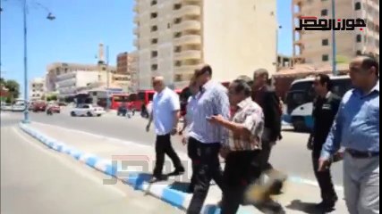 محافظ مطروح يتفقد موقف أتوبيسات مشروع نقل الركاب الداخلي