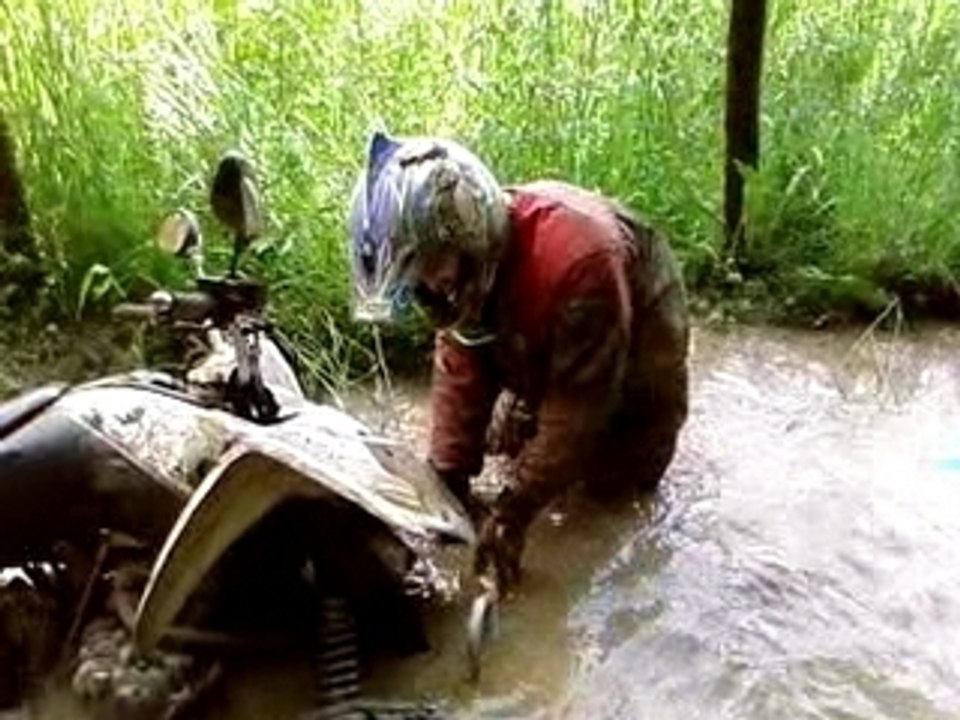 quad dans la merde