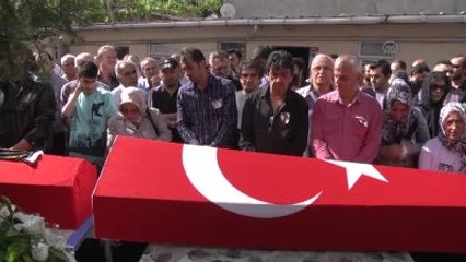 Vezneciler'deki Terör Saldırısında Hayatını Kaybeden Esra Tekin ile Eşi Hakan Tekin'in Cenazeleri...