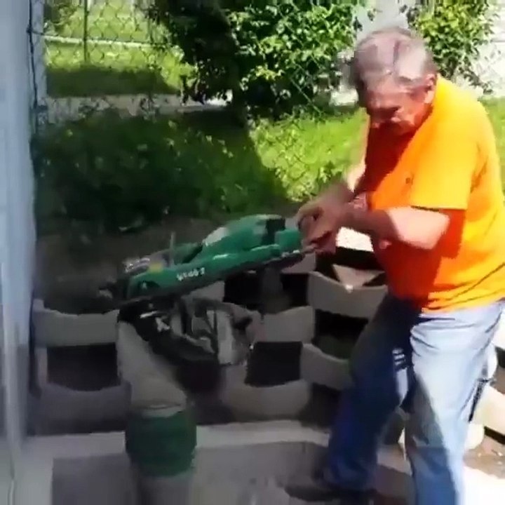 Il voulait vraiment une bière...