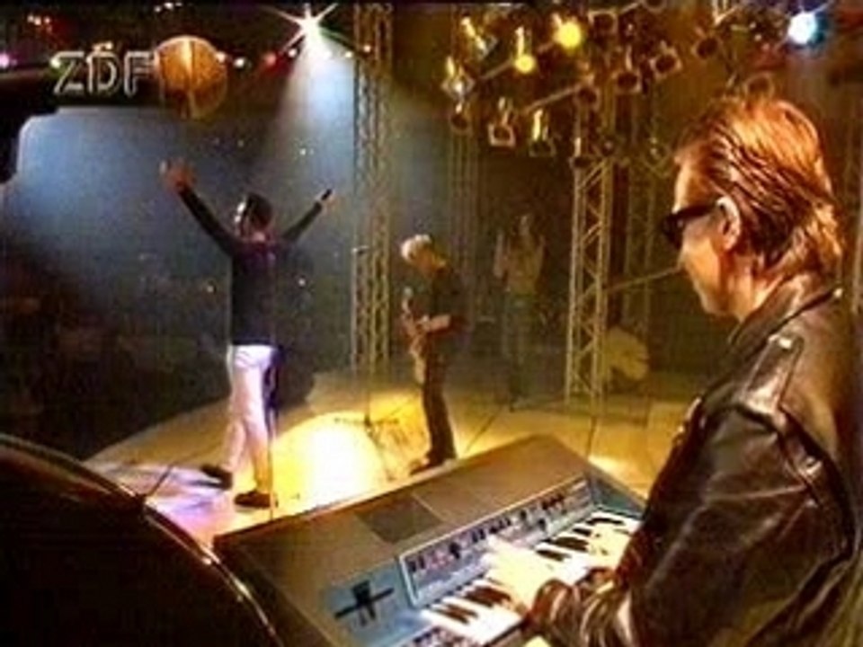 Depeche Mode - Enjoy The Silence live