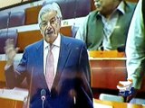 Khwaja Asif calls Shireen Mazari a ‘tractor’, PTI reacts strongly -08 June 2016