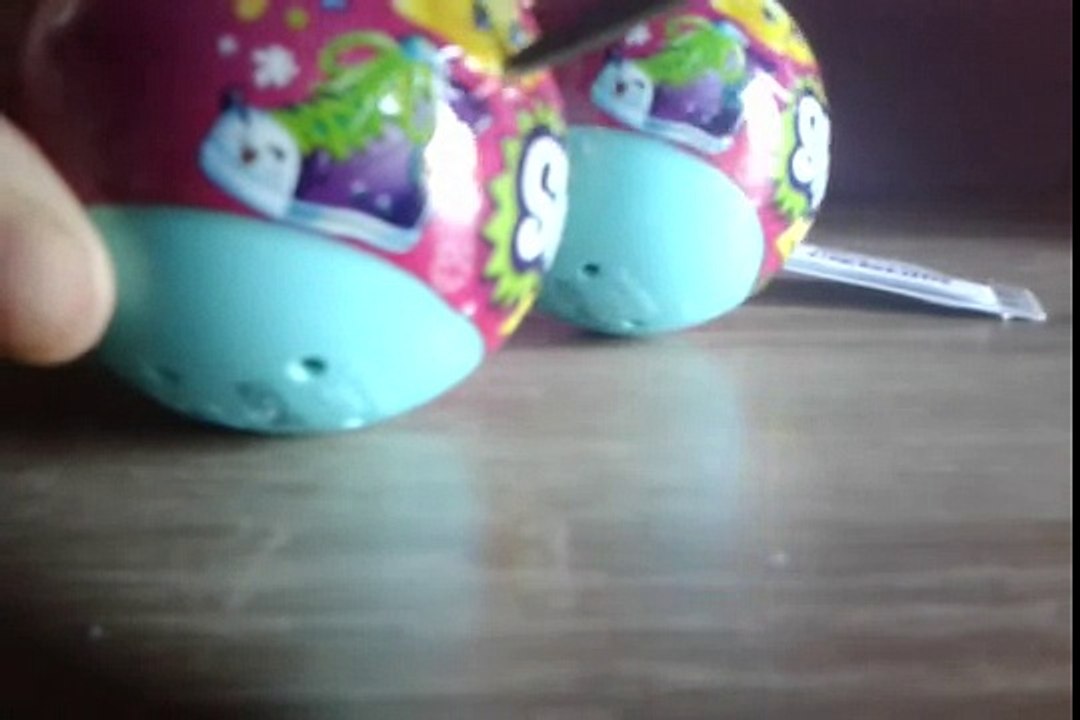 Opening shoppkins Xmas ornaments part 1