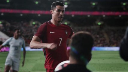 CR7 e torcedor 'trocam de corpo' em comercial para a Euro-2016
