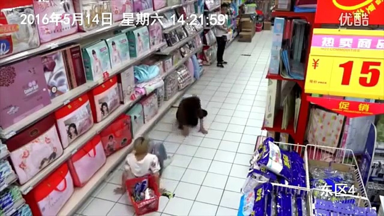 Chinese Woman Possessed in a Local Mall Supermarket | The Devil Goes Shopping?
