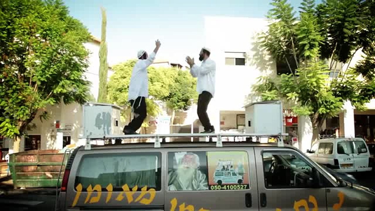 Ari Goldwag Am Echad   One Nation   Official Music Video ארי גולדוואג   עם אחד   קליפ הרשמי[1]