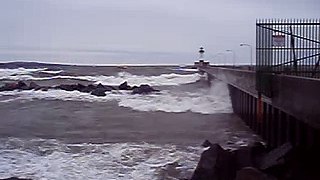 Duluth Ship Canal 4/15/2011 Storm #1