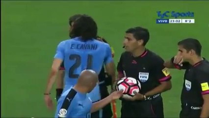 Fuerte pelea de Cavani y Muslera contra el arbitro en Uruguay vs Mexico copa America