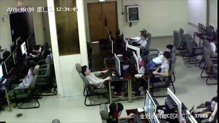 网咖 - 学生触电身亡现场监控 ！！！  中国の18歳の若者がネットカフェで感電死