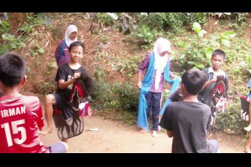 Showing to Traditional Dance "Kuda Lumping"