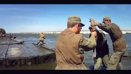 Incroyable l'armée Russe construit un pont en quelques minutes