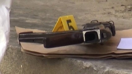 LUFTE MES FISIT ÇAPJA DHE POLICISE NE ELBASAN,PRANGOSEN TRE PRESONAT QE QELLUAN LAJM