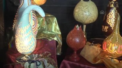 Su Kabağından Süs Eşyası Yapıyorlar