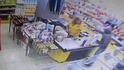 Manisa Marketten Silahlı Soygun Kamerada