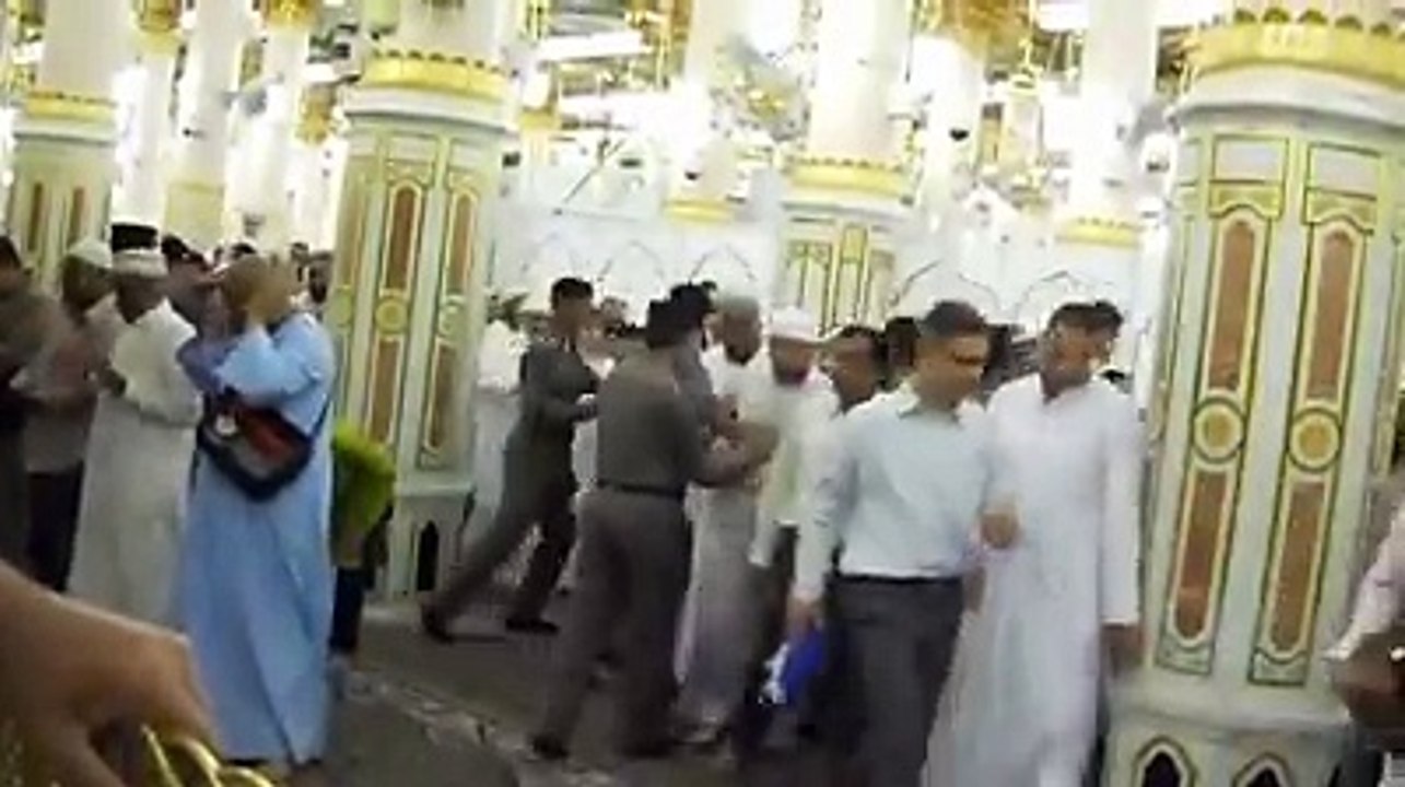 Muslims rushed in Kaba