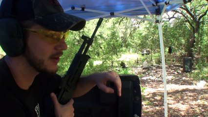 Tests d'armes à feu sur des vitres pare-balles !