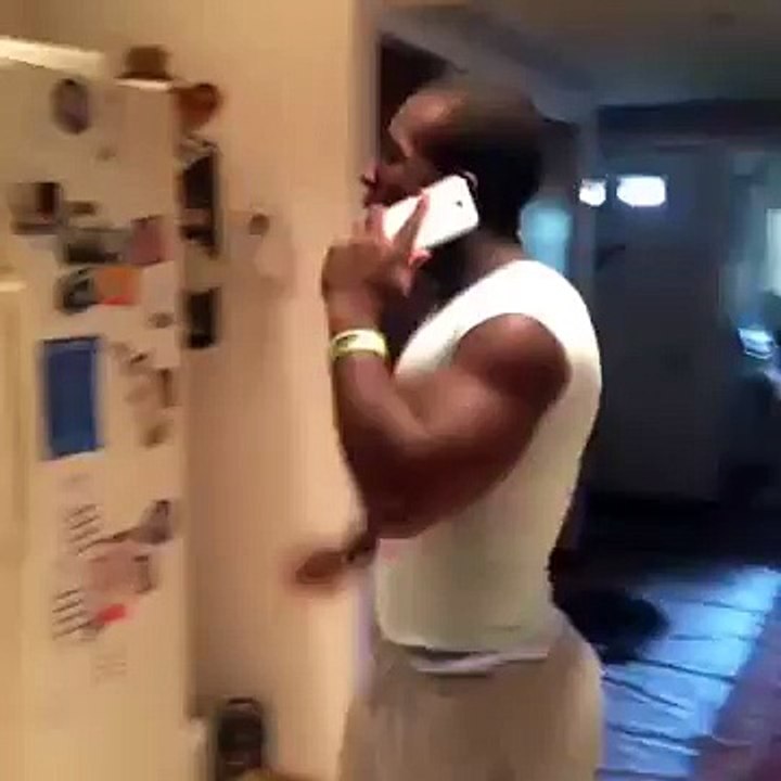 How white girls talk on the phone