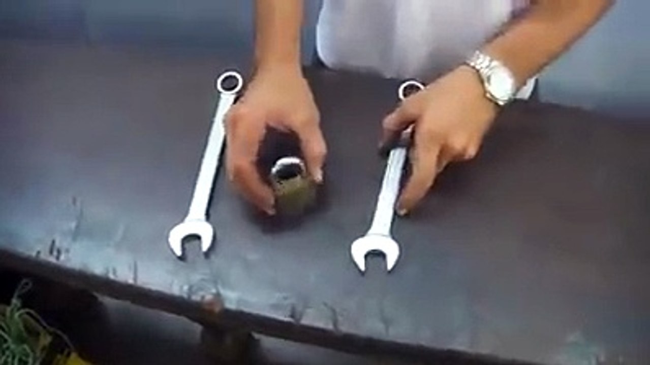 how to open a lock in less than 10 sec