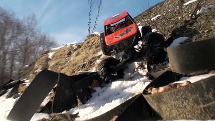 RC OFF Road MAN Truck 6x6 vs Axial Wraith 4x4