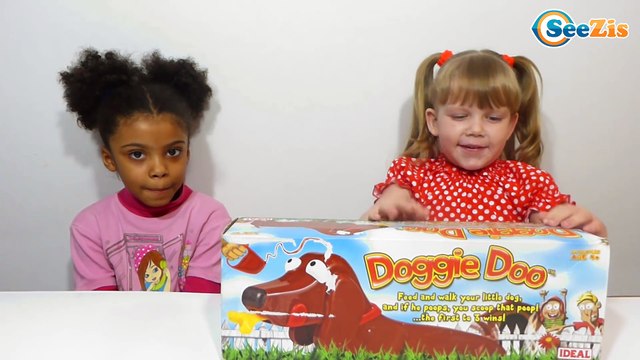 Doggie Doo. Ника с подружкой Викой распаковывают новую игрушку. Видео для детей. Tiki Taki Nika