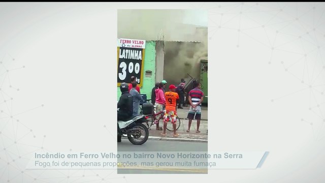 Incêndio em Ferro Velho no bairro Novo Horizonte na Serra