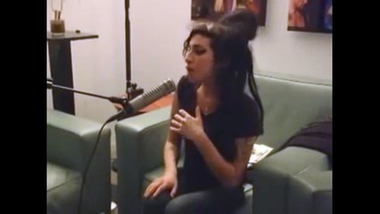 Amy Winehouse - Valerie (Acoustic)