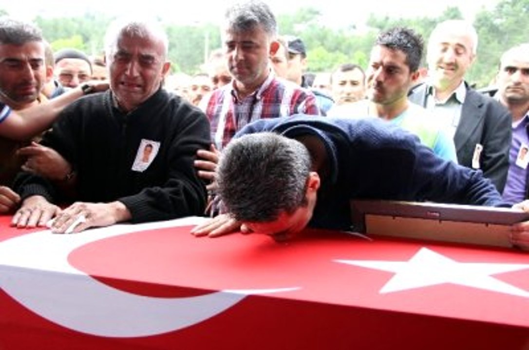 Şehit Polis, Bebeğiyle Birlikte Son Yolculuğuna Uğurlandı
