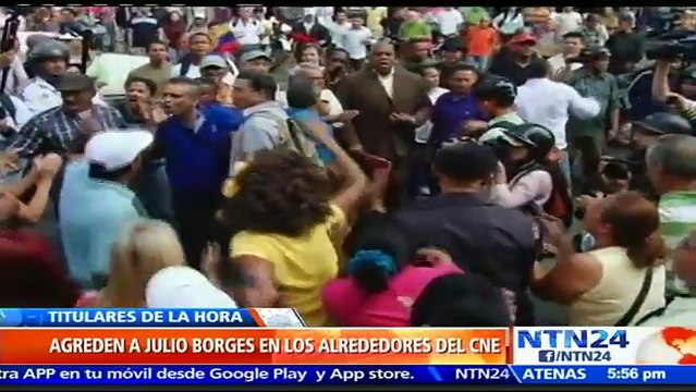 Agredieron a diputados que acudieron al CNE para exigir validación de firmas del revocatorio