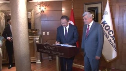 Çevre ve Şehircilik Bakanı Özhaseki