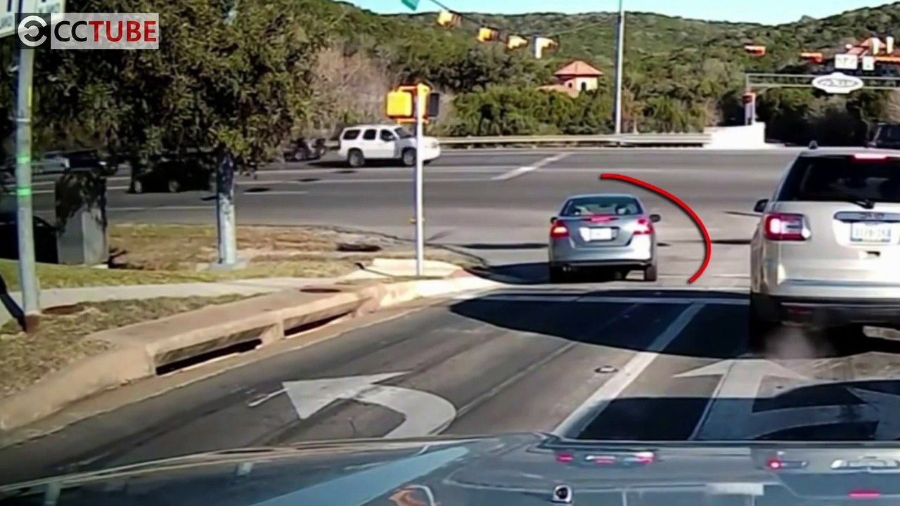 Horrible Truck Crash Compilation - Shocking Truck Accident Videos