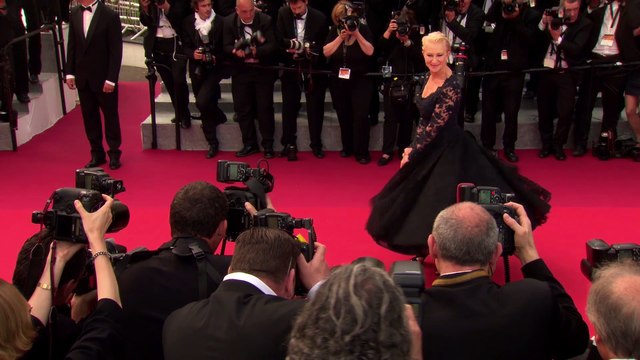 Dame Helen Mirren admira el trasero de Kim Kardashian