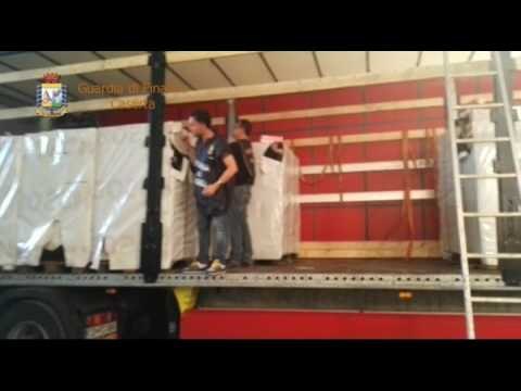 Caserta - Sequestrate 6 tonnellate di sigarette: 7 arresti (09.06.80)