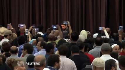 Thousands gather for Muslim funeral honoring Muhammad Ali