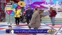 Funny Dance by Uncles in Jeeto Pakistan