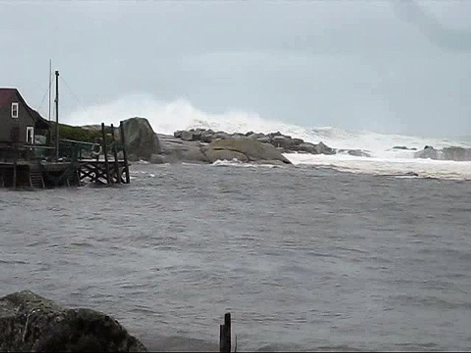 Hurricane Bill Aug 23, 2009 destroys R.S. Fish store