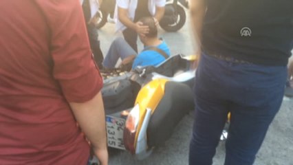 Kadıköy'de, Otomobille Motosikletin Çarpışması Sonucu Bir Kişi Yaralandı
