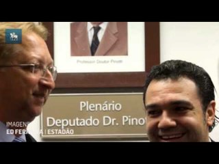 Comissão presidida por Feliciano aprova projeto da "cura gay"