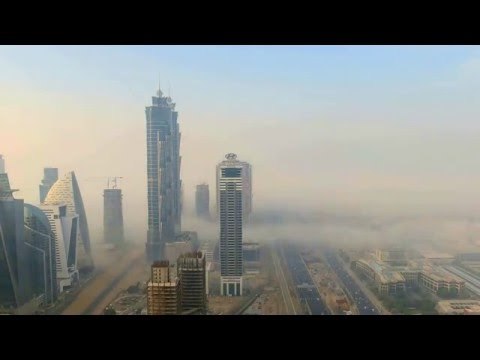 Amazing Footage of Fog Rolling Through Dubai