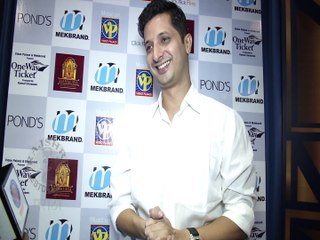 Fitness Freak Sachit Patil Jogs On The CRUSIE | One Way Ticket | Latest Marathi Movie 2016